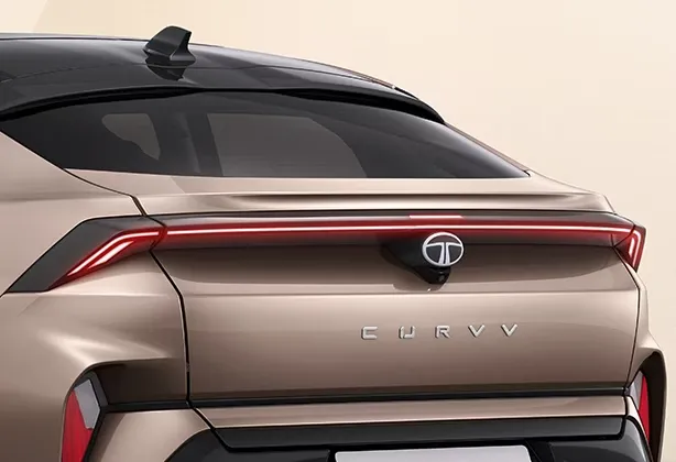 Connected LED Tail Lamps with Goodbye Animation